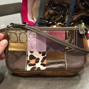 Multi pattern Coach Clutch